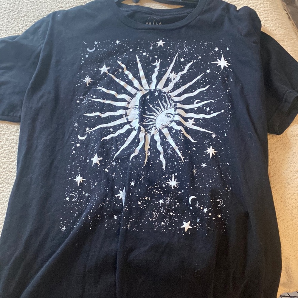 A very oversized T. Feels smooth.